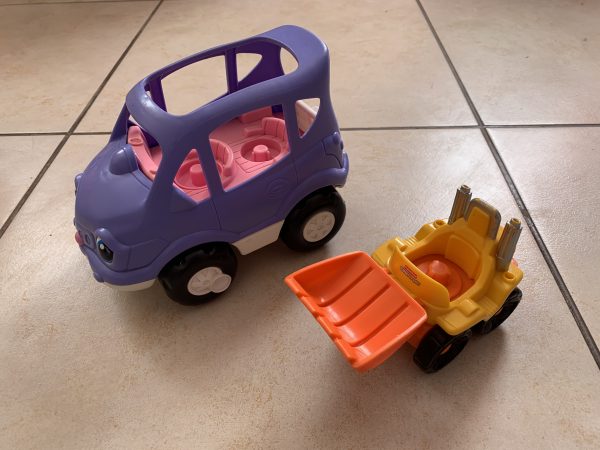 Auto y Excavadora Little People Fisher Price - Imagen 3